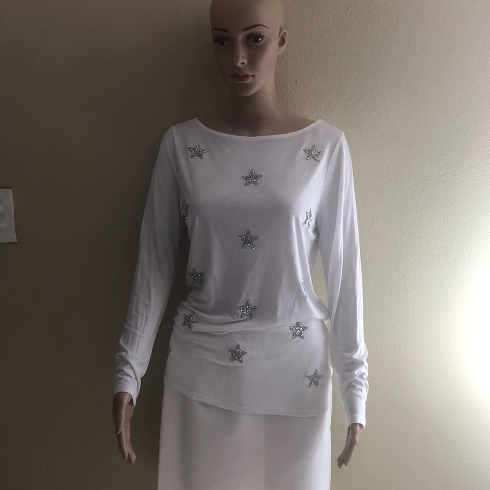 White, long sleeved shirt with